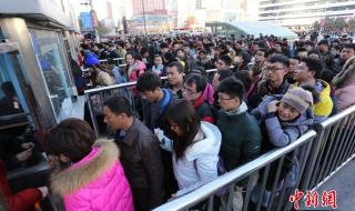 郑州的火车站西广场有售票大厅没 郑州火车站订票电话